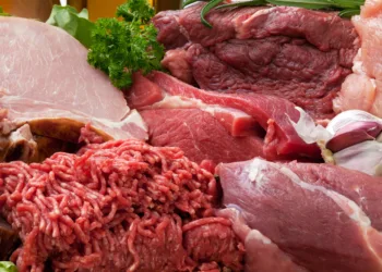 Eat more pulses and less red meat, Dutch health council says