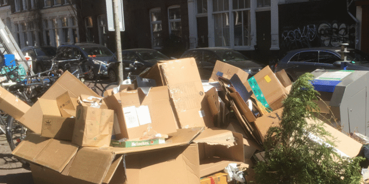 Dutch working on surcharge for cheap online orders from China