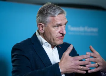 Coalition talks move on with meetings with nine smallest parties