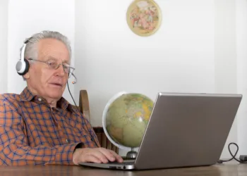 More people think social media information is untrue: CBS