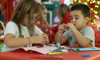 ‘Moet ik kiezen voor kerstdiner op school of kerstborrel van werk?’