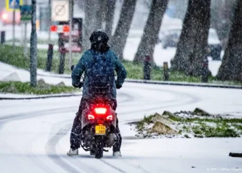 KNMI breidt code oranje om gladheid uit