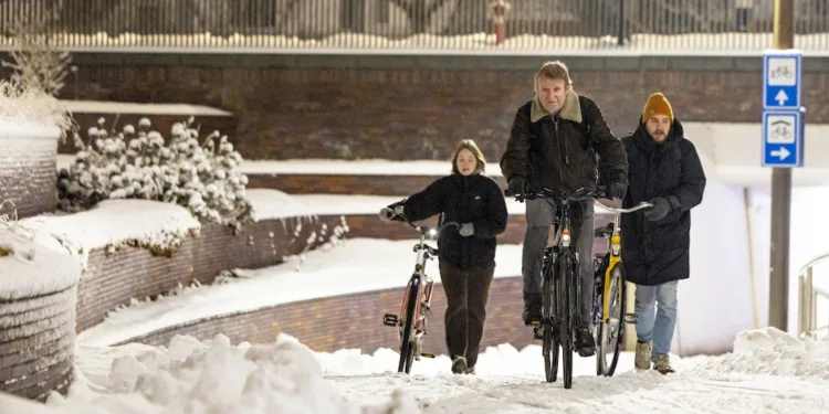 Code amber in the north with a very cold weekend ahead