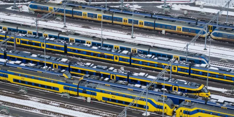 Treindienstregeling het hele weekend afgeschaald om sneeuw en ijs