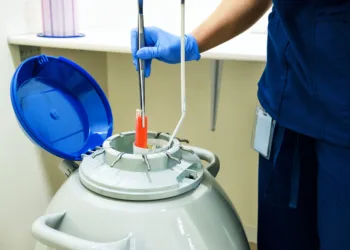 Mother compensated for “fertility doctor as father” scandal