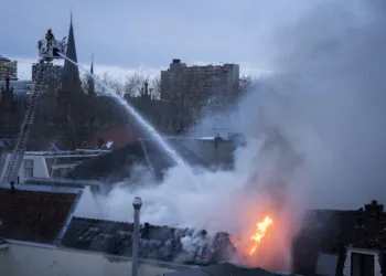 At least four people injured in explosion in central Utrecht