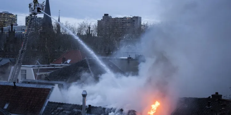 At least four people injured in explosion in central Utrecht