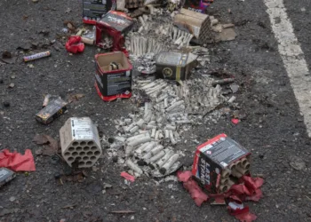 Ministers back licenced neighbourhood New Year firework clubs