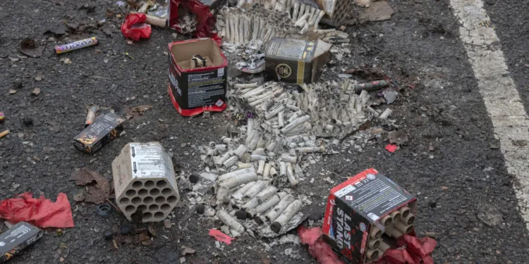 Ministers back licenced neighbourhood New Year firework clubs