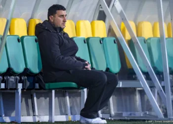 Echteld vervangt vertrokken hoofdtrainer Martens bij AZ