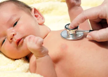 Pilot scheme offers pregnant women vouchers to quit smoking