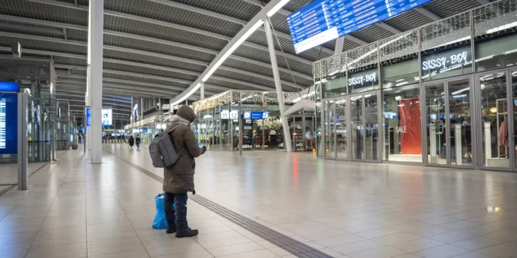Trains cancelled by IT failure as snow continues to cause havoc