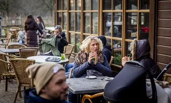Bestellen via een QR-code op een terras? Pas op voor deze oplichterstruc