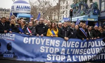 Duizenden demonstranten betuigen steun aan Franse politie