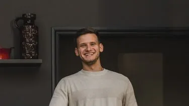 Gijs (24) zit op duizenden bestellingen voor gezonde lucht in huis