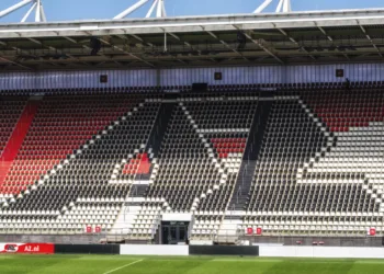 Maarten Martens sacked by AZ despite 6-0 win against Ajax