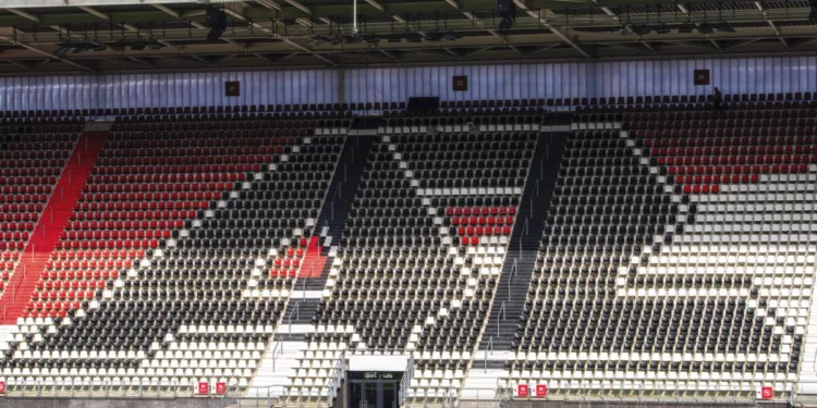 Maarten Martens sacked by AZ despite 6-0 win against Ajax