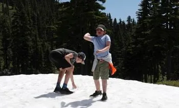‘Mijn zoon (8) draagt de hele winter een korte broek, zelfs in de sneeuw’