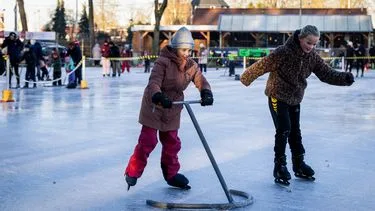 Blauwe lucht op ‘depri’ Blue Monday en schaatsen uit het vet?