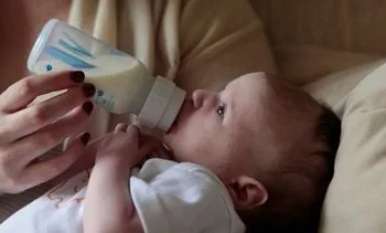 Meerdere baby’s ziek na drinken Nestlé-babyvoeding