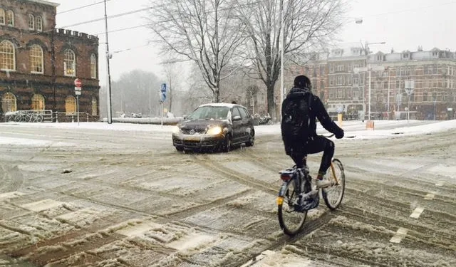 Colder weekend ahead with frost and chance of snow