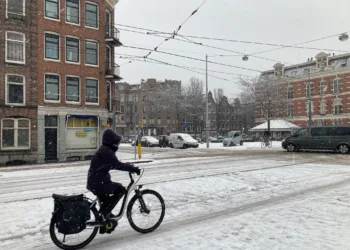 Snow and icy roads forecast before temperatures rise at weekend