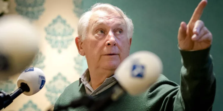 Tv-presentator Koos Postema (93) overleden
