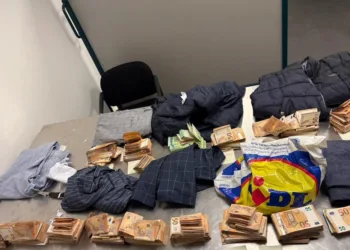 Man arrested at Eindhoven airport with €250,000 in cash