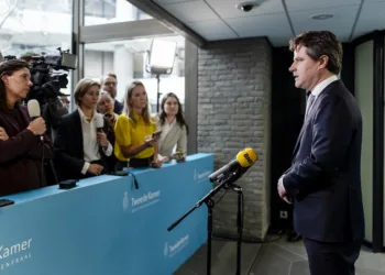Coalition cabinet: 18 ministers and 10 juniors in new line-up