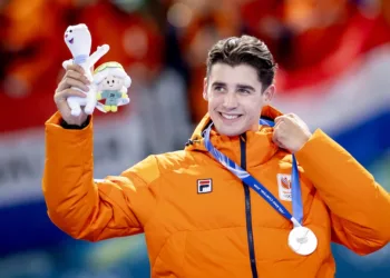 Jenning de Boo wins second Olympic silver, again behind Stolz