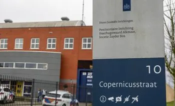 Gedetineerde PI Heerhugowaard stak bewaarster met bordscherf