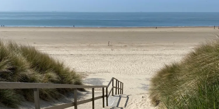 Fewer tourists visit Zeeland as more Dutch visitors stay away