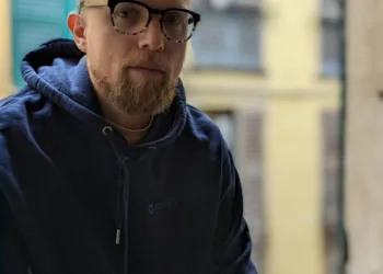 ‘Mijn vriendin en ik kochten samen een huis, maar mijn schoonvader bepaalde de voorwaarden’