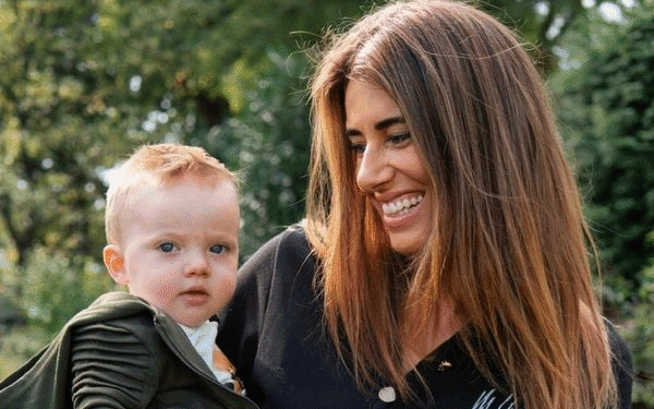 Lindsey (37) onderging hersenoperatie om alleenstaande moeder te worden