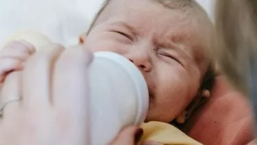 125 meldingen over zieke Nederlandse kinderen en babyvoeding