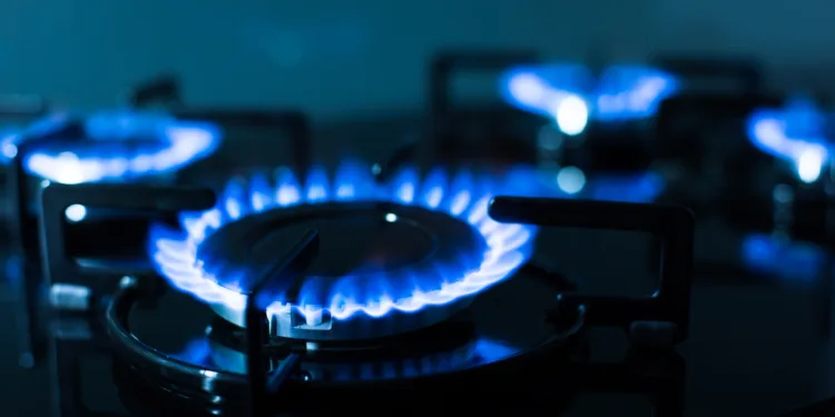 Oil and gas prices surge and Dutch reserves are low after winter