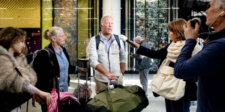 KLM plane brings holidaymakers and airline staff back from Oman