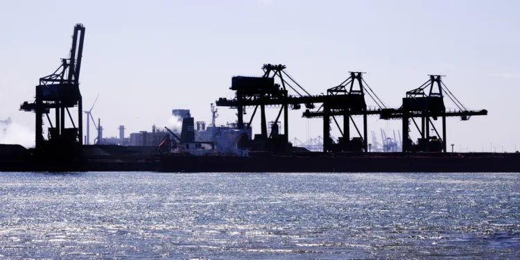 Half Dutch exporters say US trade policy may hurting business