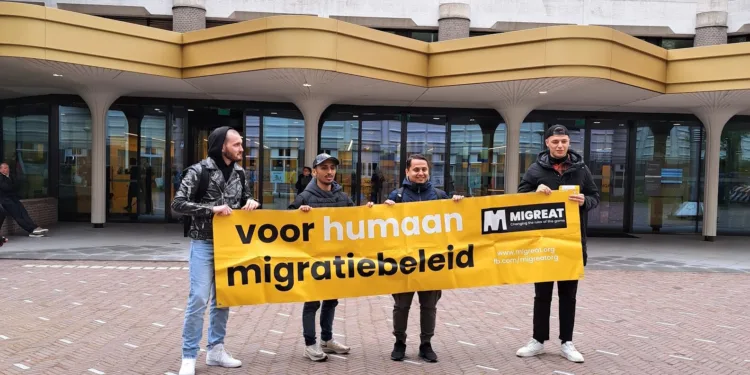 Refugees to get right to work after three months, minister says