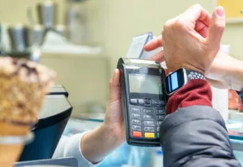 Smartphone more popular than card to make payments in 2025