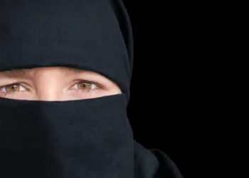 Fishmonger faces court after refusing to sell to woman in niqab