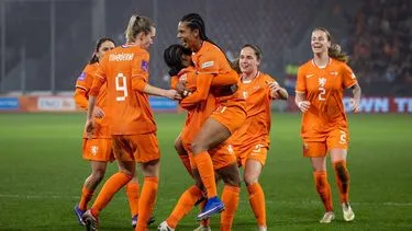 Voetbalsters boeken tegen Ierland eerste zege in WK-kwalificatie