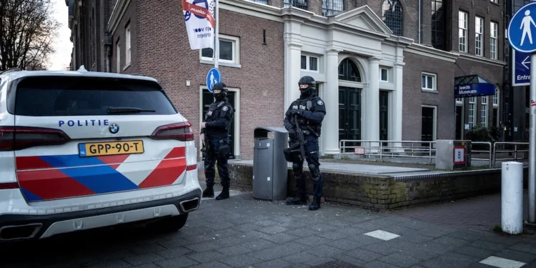 Police investigate link between Amsterdam and Rotterdam blasts