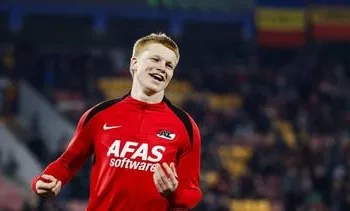 AZ-middenvelder Smit (20) debuteert in selectie Nederlands elftal