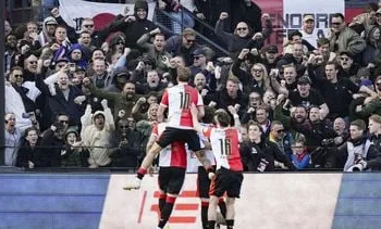 Feyenoord en Ajax spelen gelijk in De Kuip