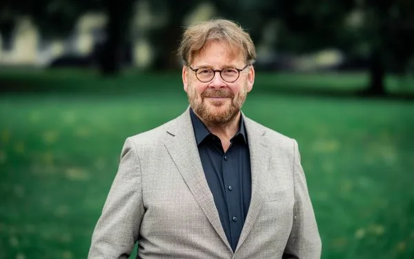 ‘Mijn buurman haat honden en dreigt met gifworst’