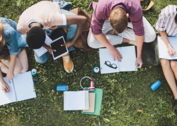 Students hit by no-grant period will get €2,000 off their debts