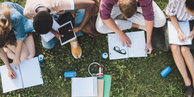 Students hit by no-grant period will get €2,000 off their debts