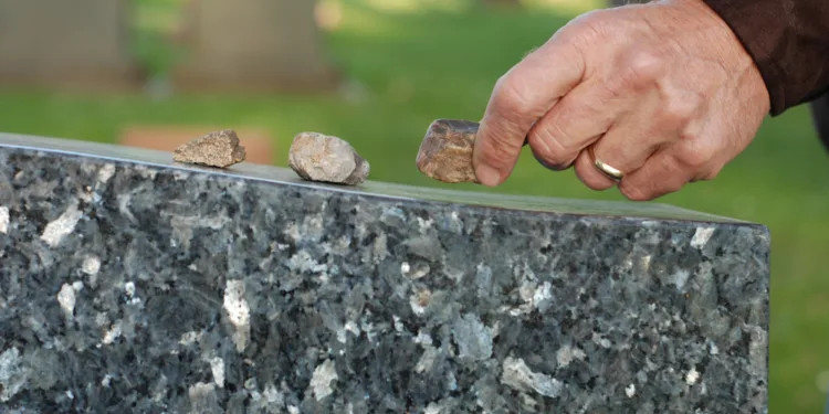 Police investigate suicide of two teenagers from same school