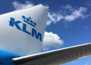 Finance minister says KLM boss pay boost is “inappropriate”